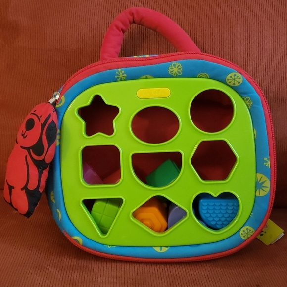 Take Along Shape Sorter (Melissa & Doug) - Picture 3 of 7